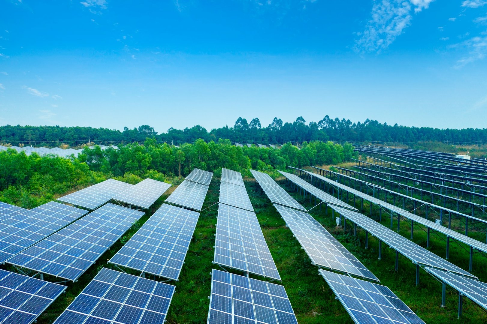 550 watt solar panel dimensions