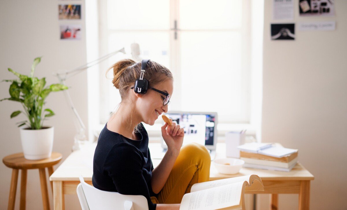 When Should I Apply for Student Loans
