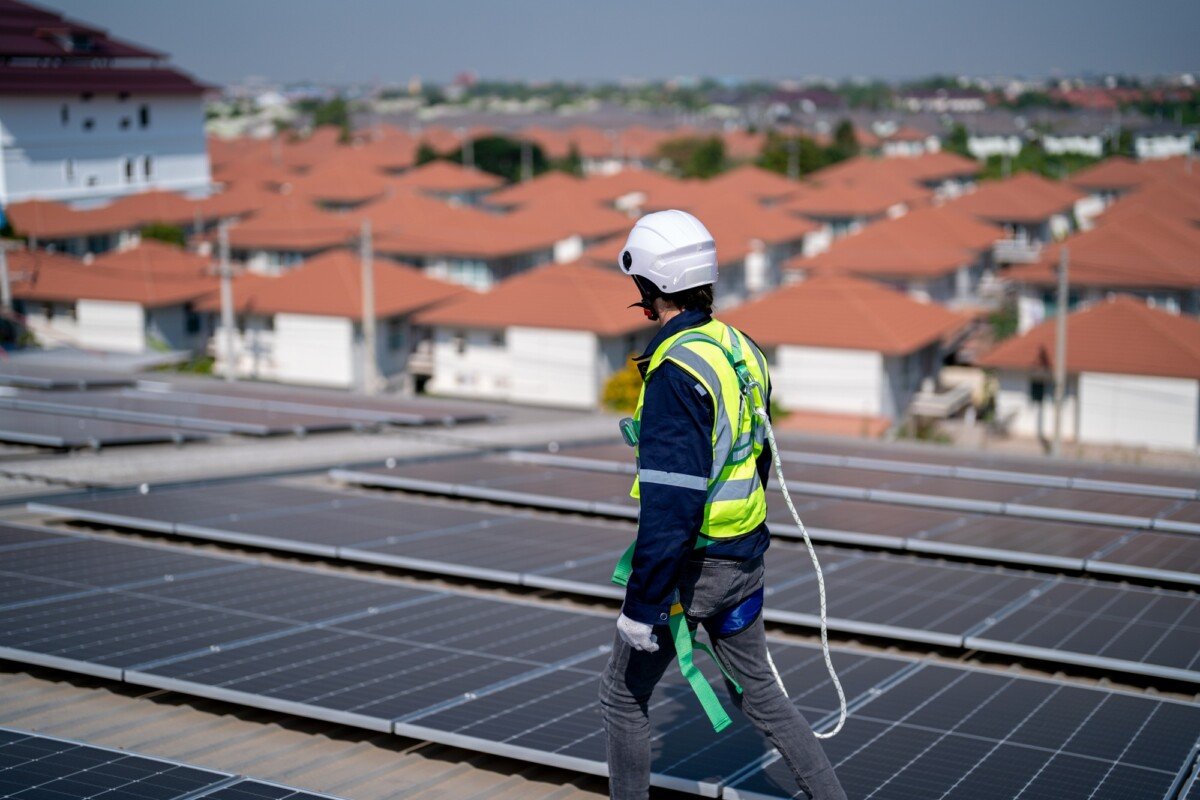 Can solar panels power a whole house