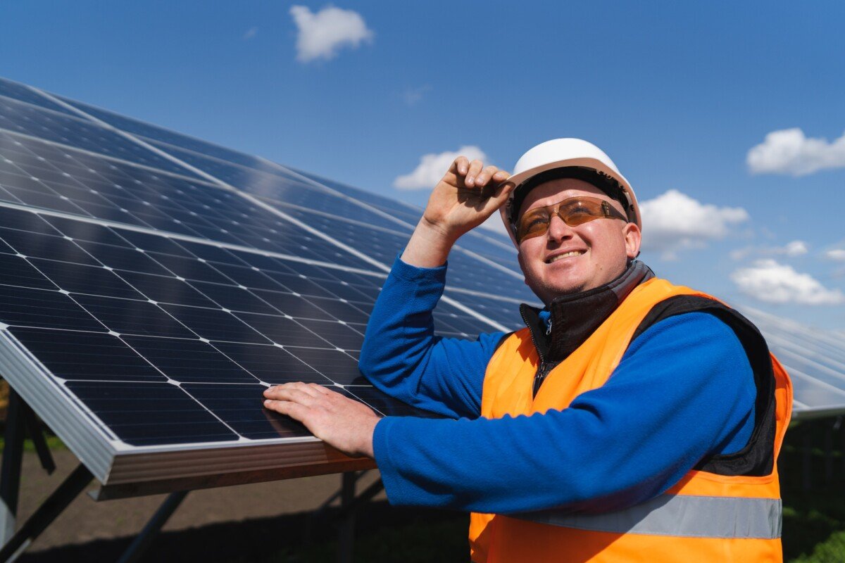 cost to build a solar farm