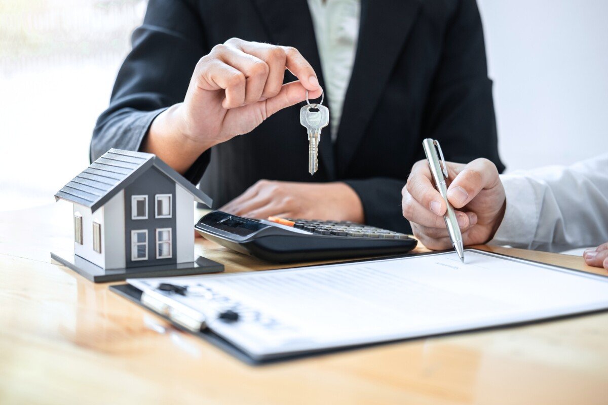 Does home insurance cover fences