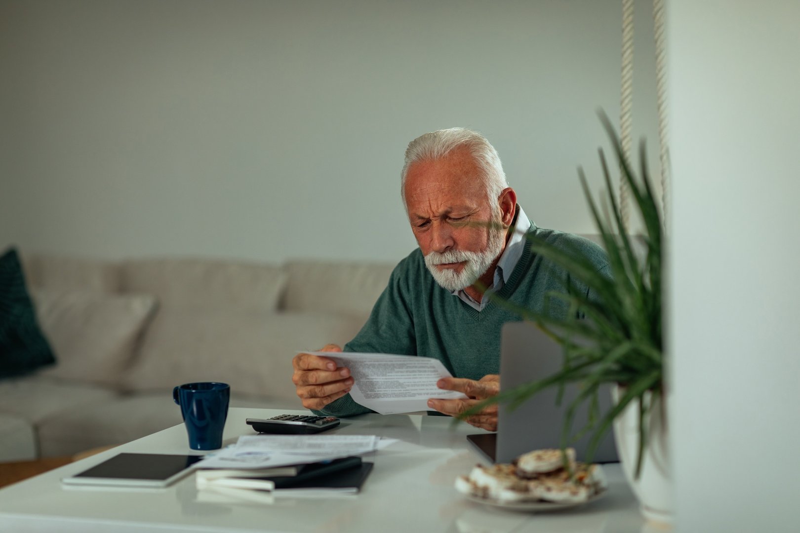 Factors affecting life insurance policy costs