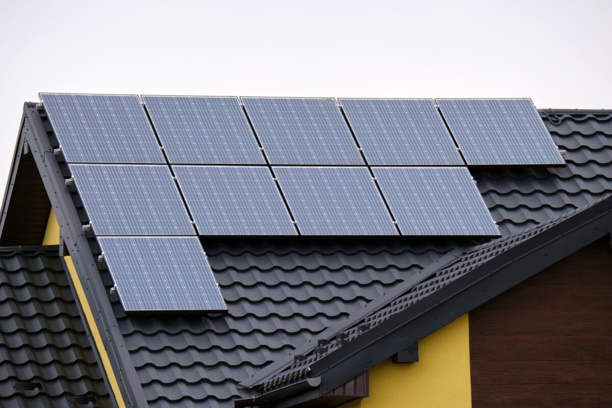 Do Solar Panels Generate Heat