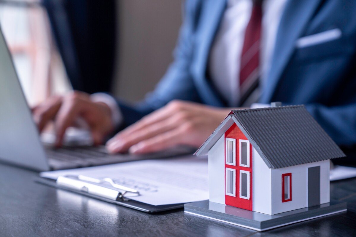 An Insured Purchased An Insurance Policy 5