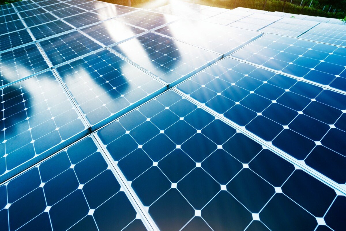 is there a tax credit for solar batteries