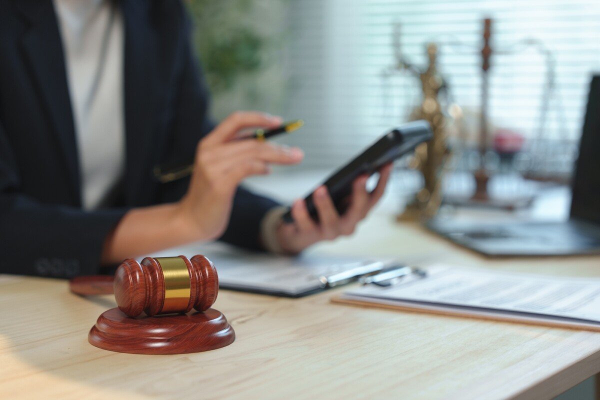 Charities That Help With Legal Fees