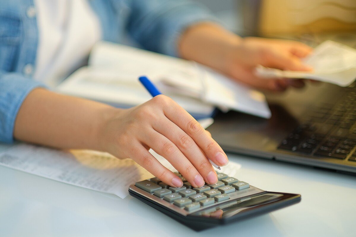 How Loan APR Affects Monthly Payments