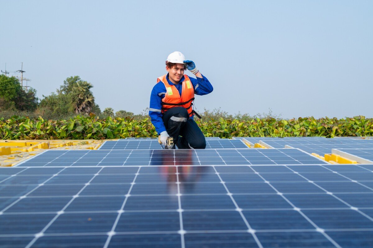 Low-maintenance solar panel systems