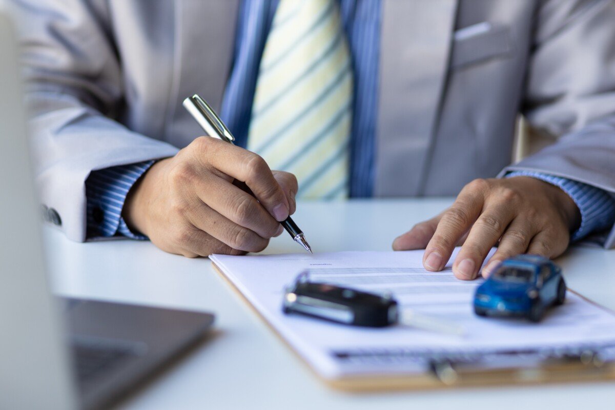 How Do Car Insurance Rates Compare for Electric vs. Gas Cars?