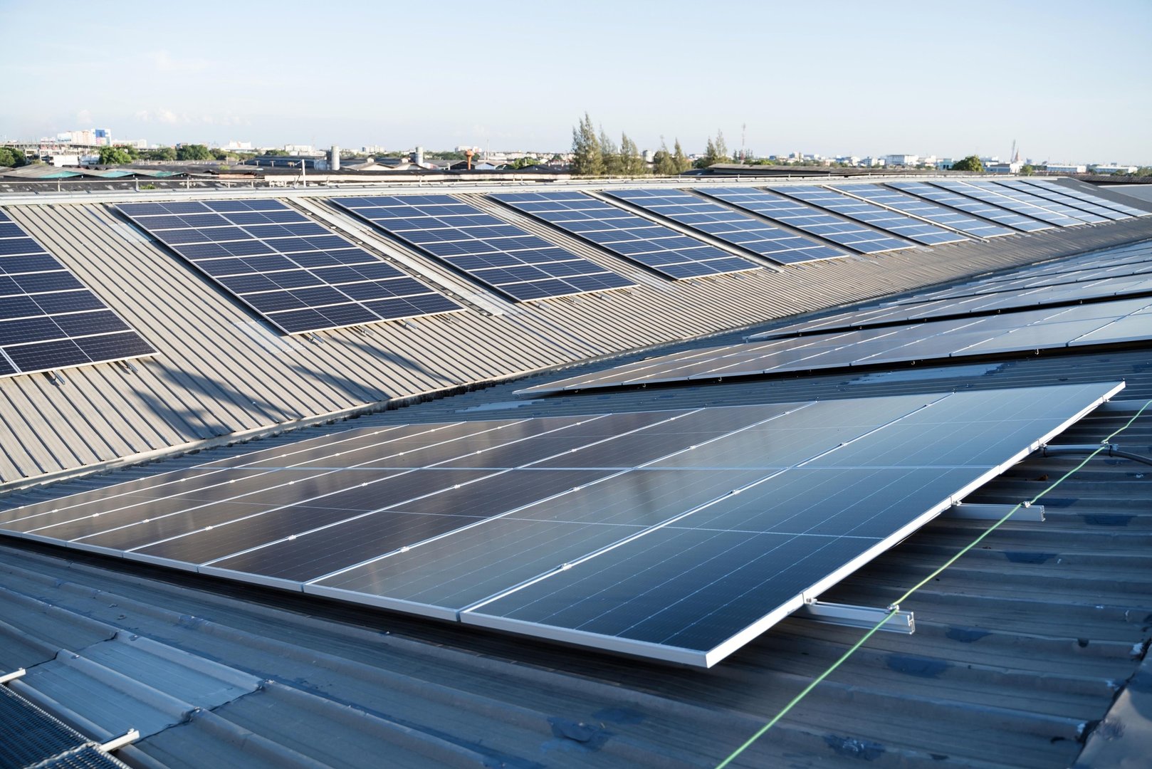 Solar panels wiring diagram PDF