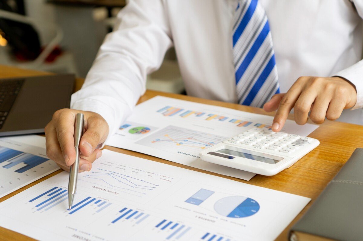 are medicare premiums tax deductible for self-employed