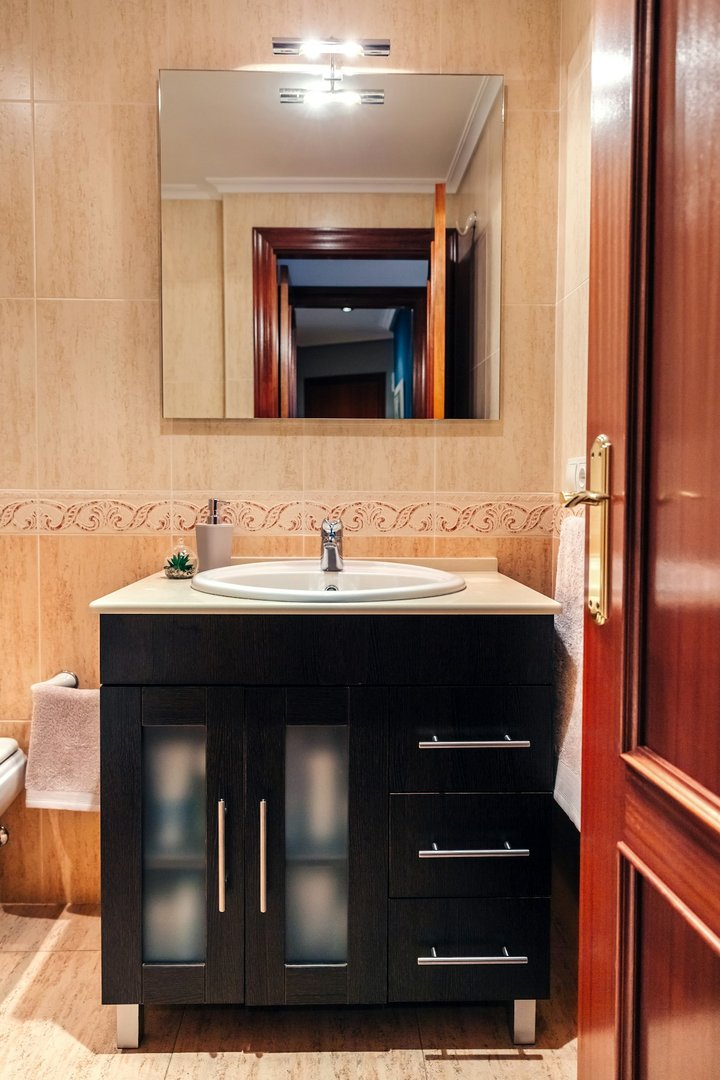bathroom mirror cabinet