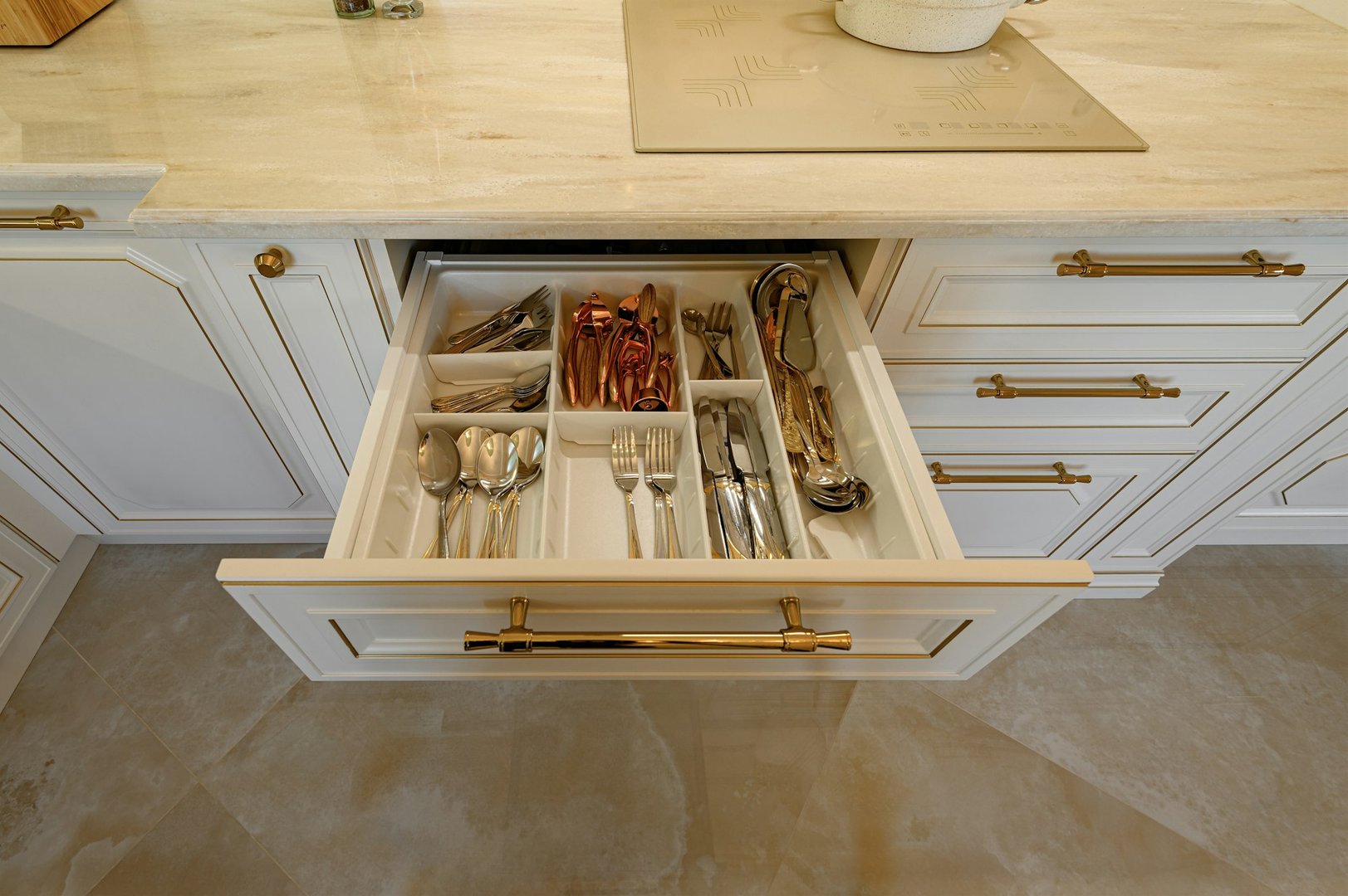 cabinet pulls