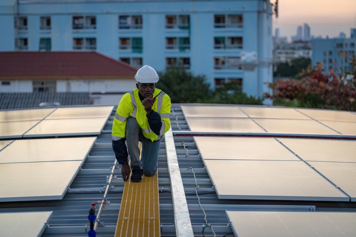 cost to build a solar farm