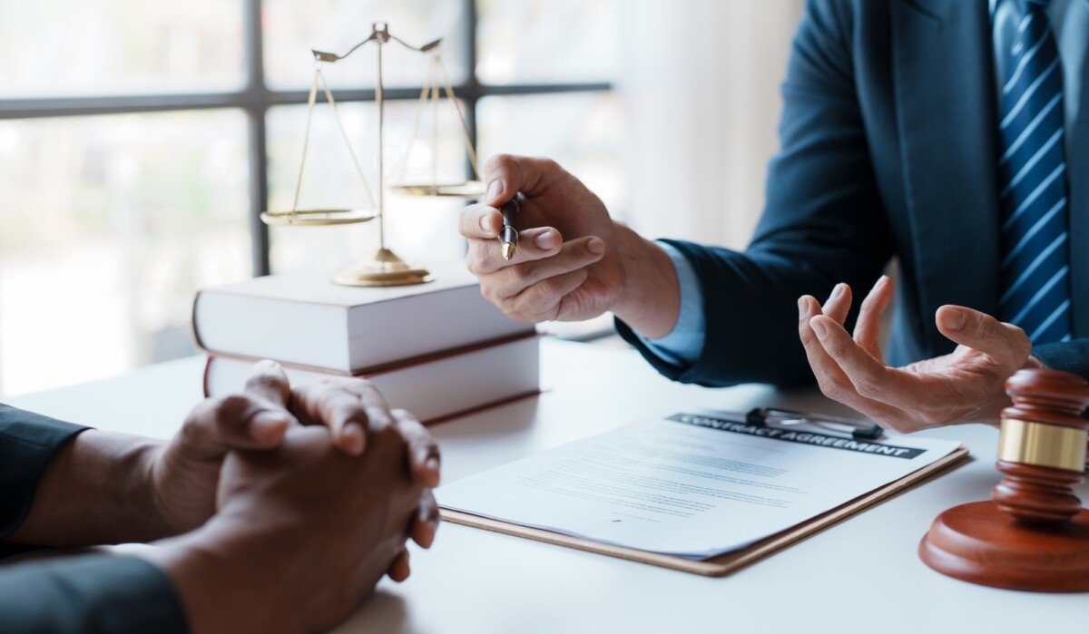 How to Choose a Debt Settlement Lawyer