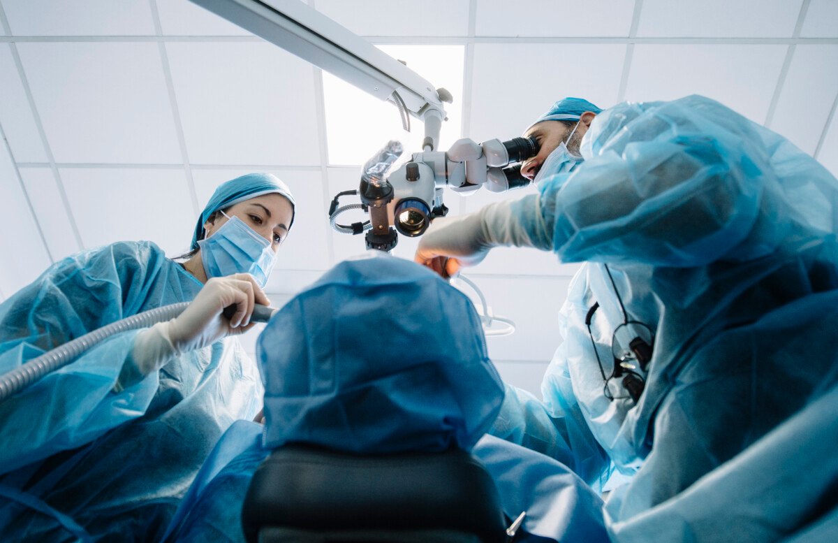 does medicare cover cataract surgery