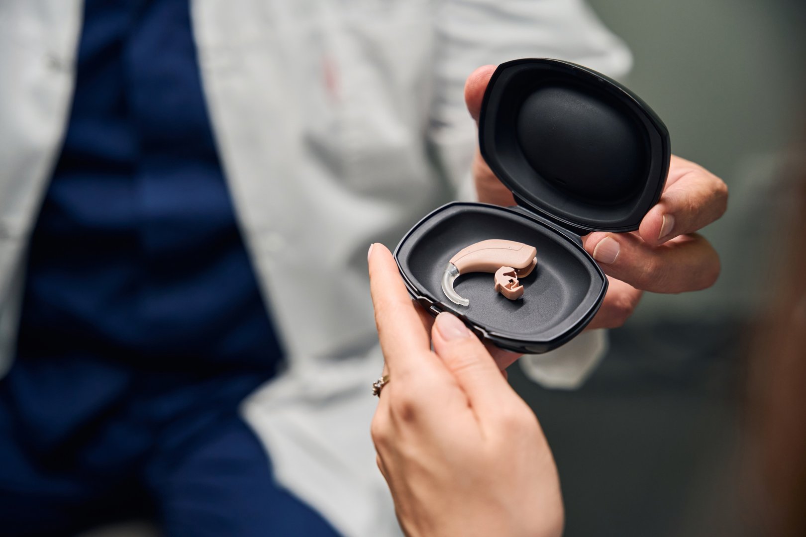 does medicare pay for hearing aids