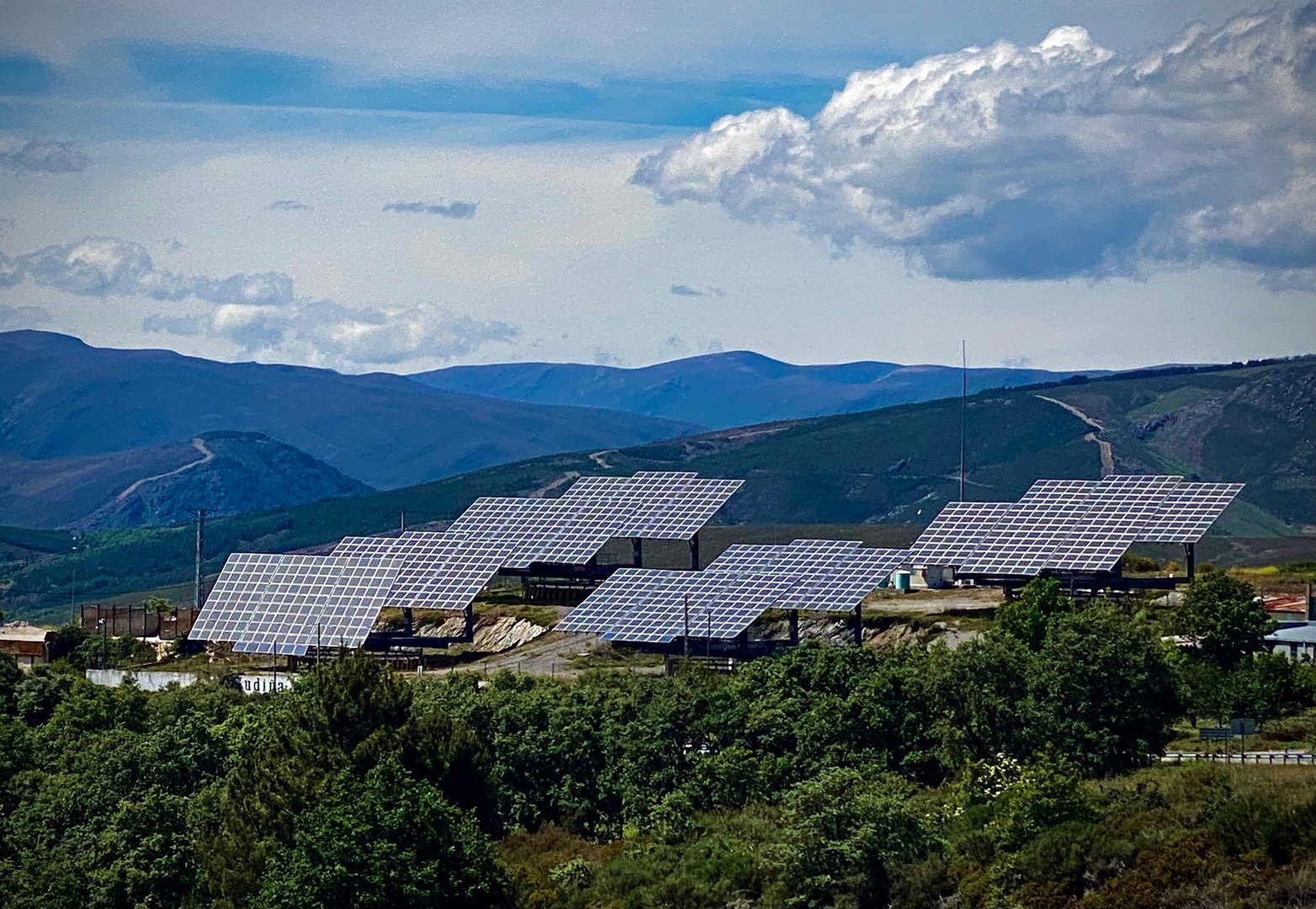 Environmental impact of solar power plants