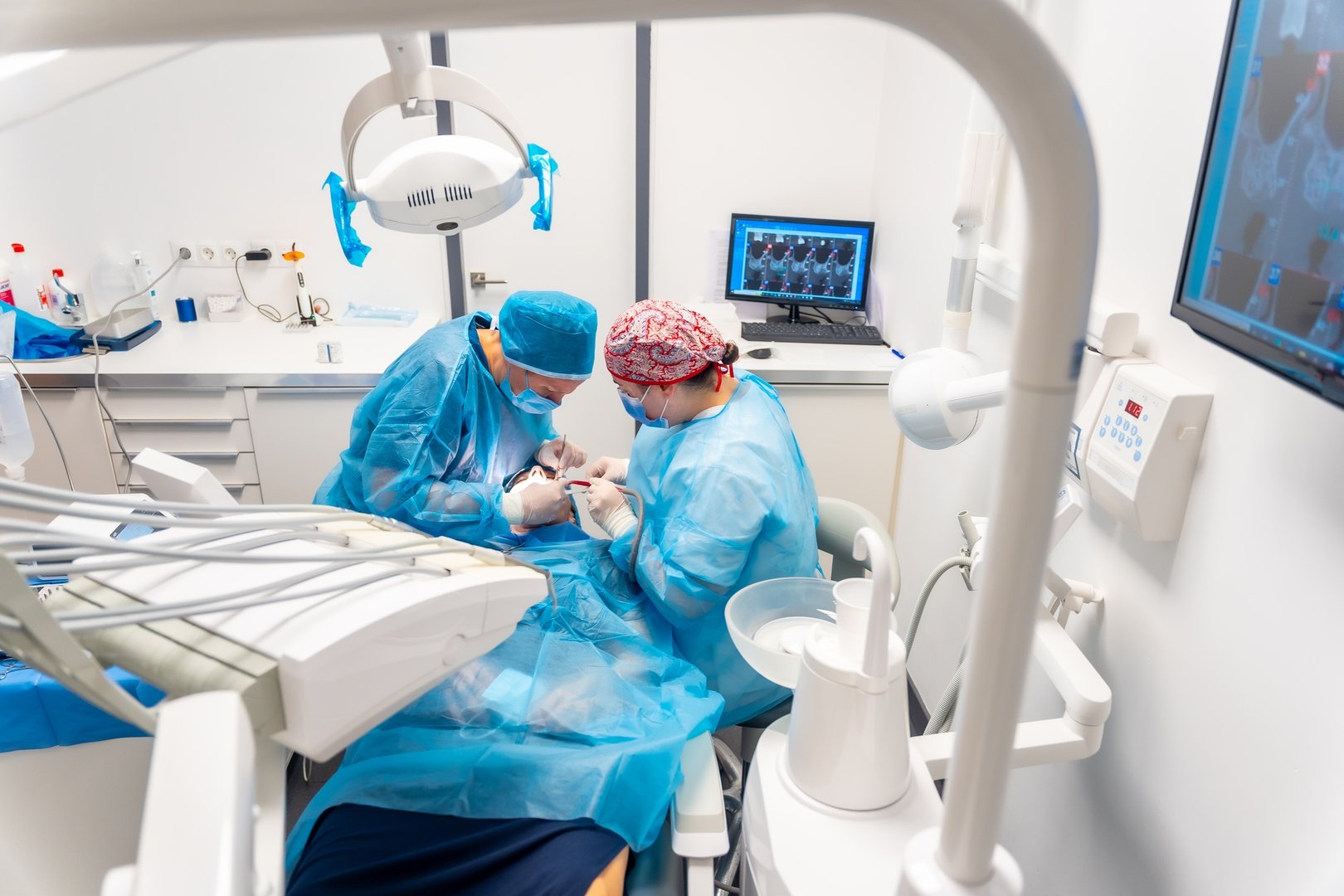 free dental implants for seniors on medicare
