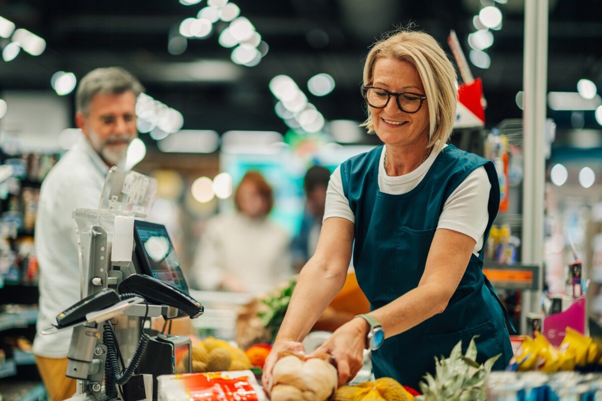 grocery outlet senior discount