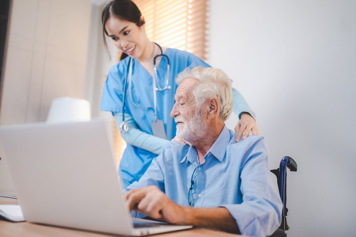 Health Insurance vs Medicaid: Find the Best Healthcare Option