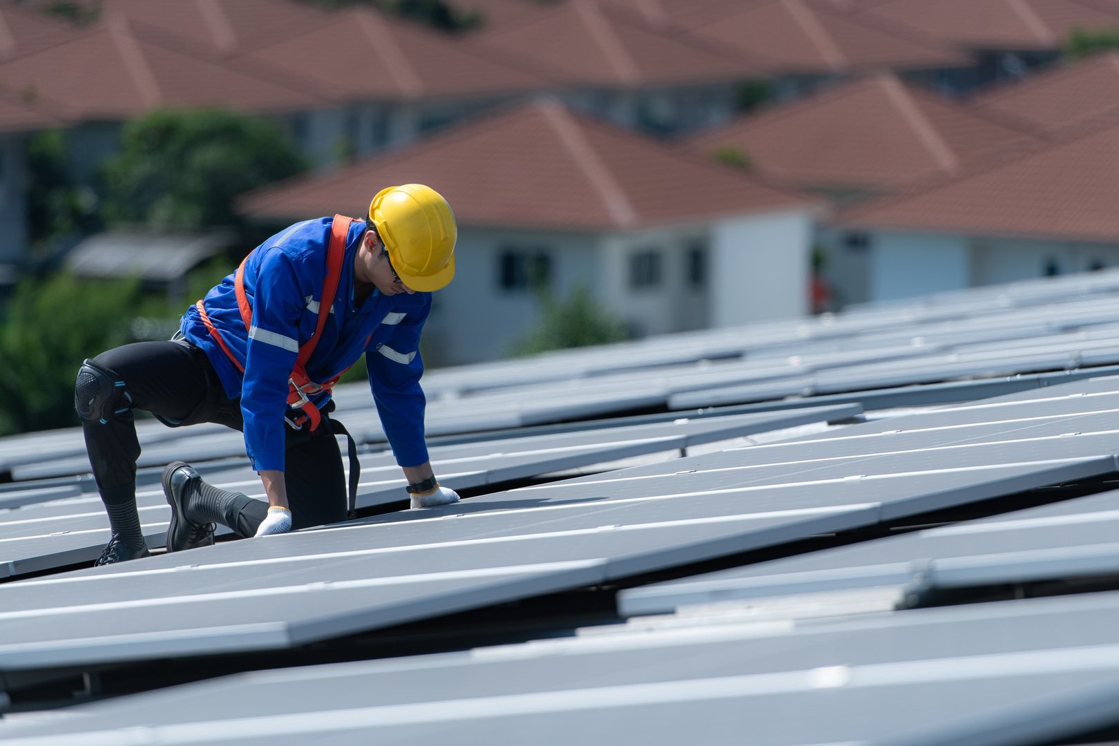 High voltage solar panels