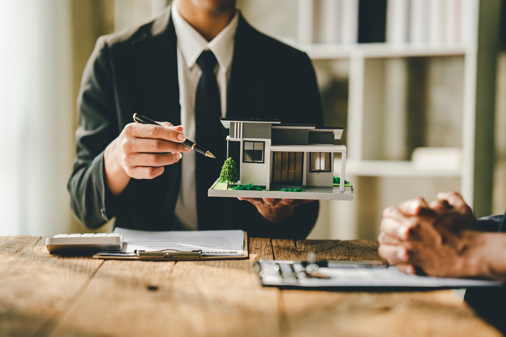 How Much Do Life Insurance Agents Make