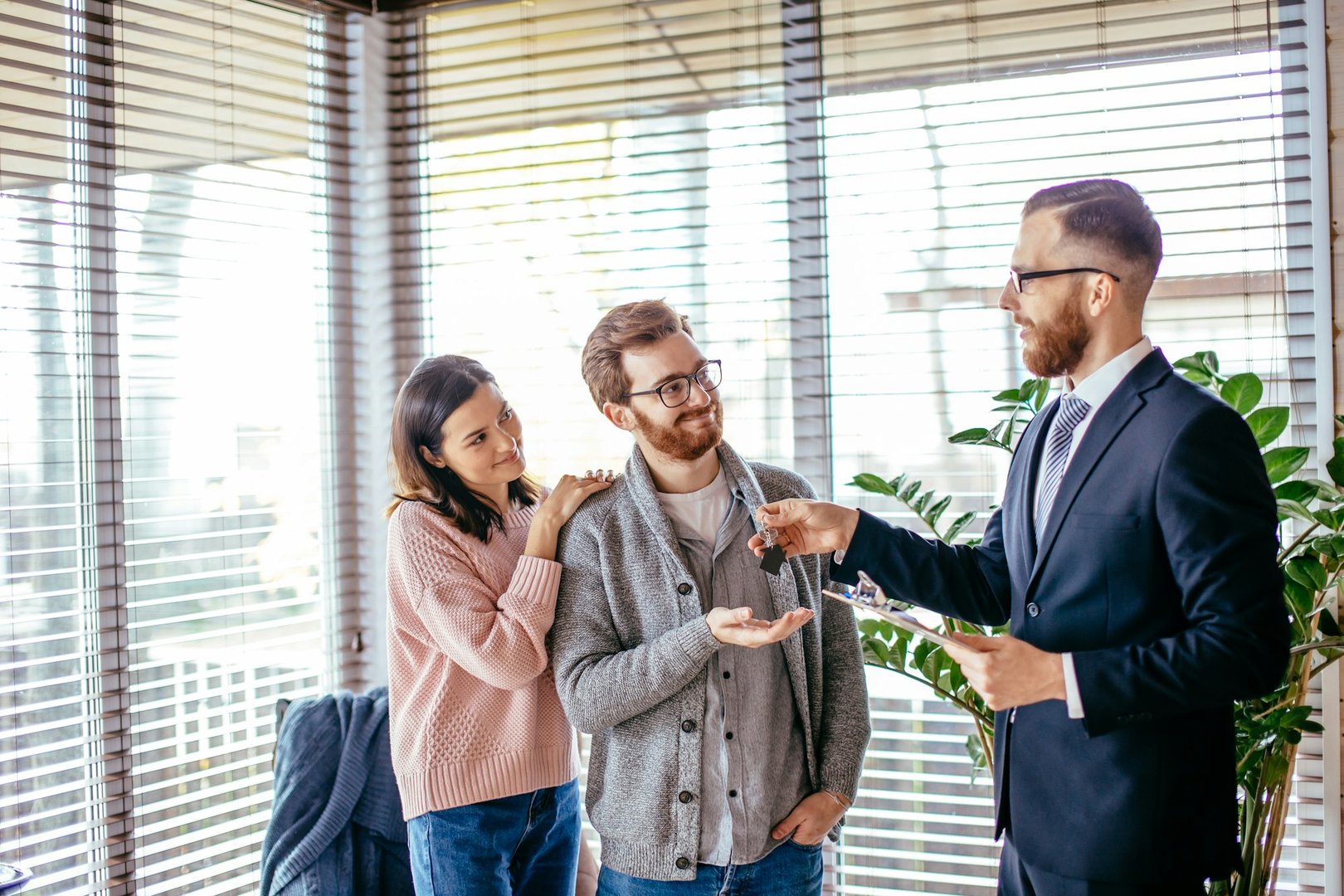 How to Become a Mortgage Broker