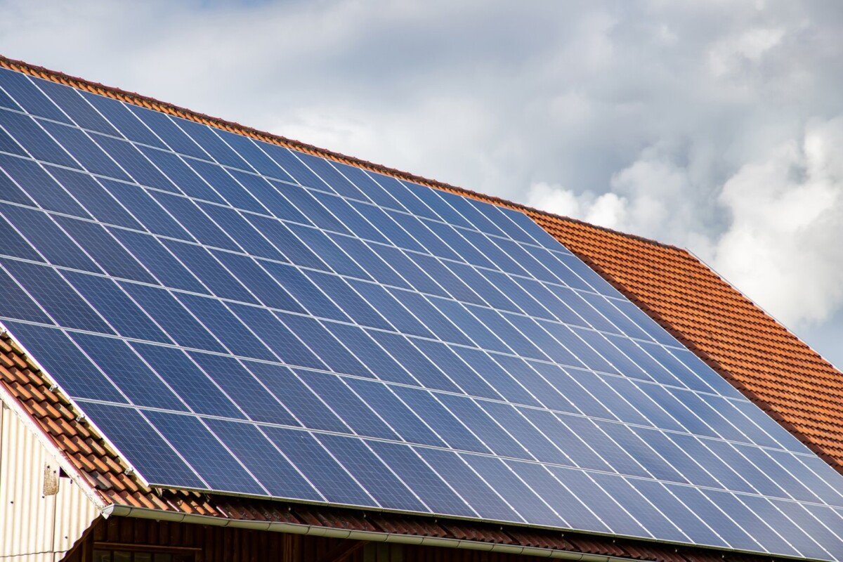 How to Clean Solar Panels