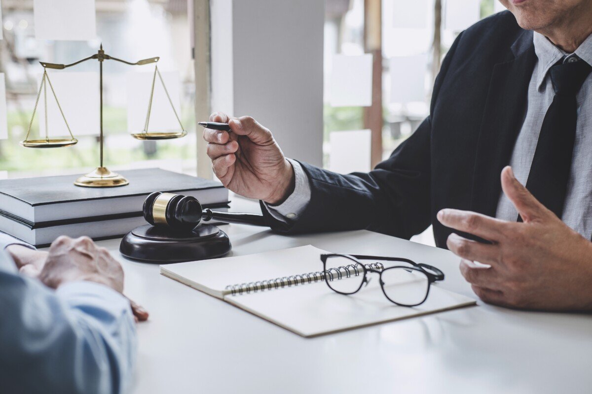 How to Find the Best Accident Lawyer for Your Needs?