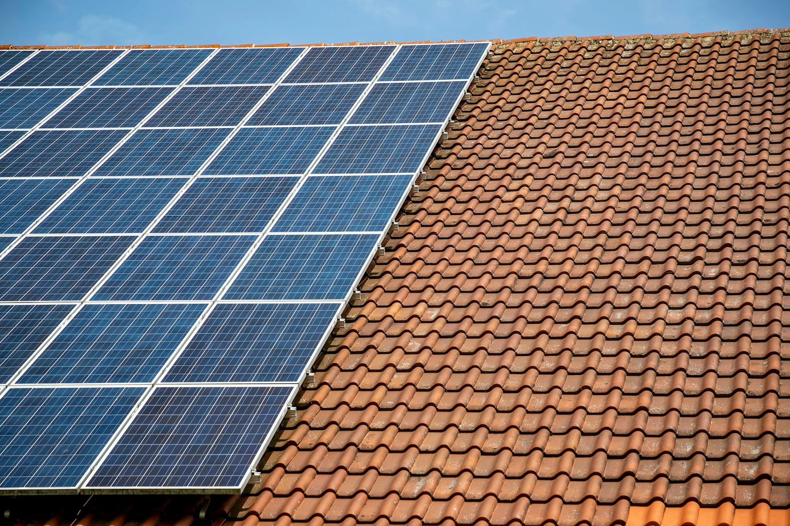 job installing solar panels
