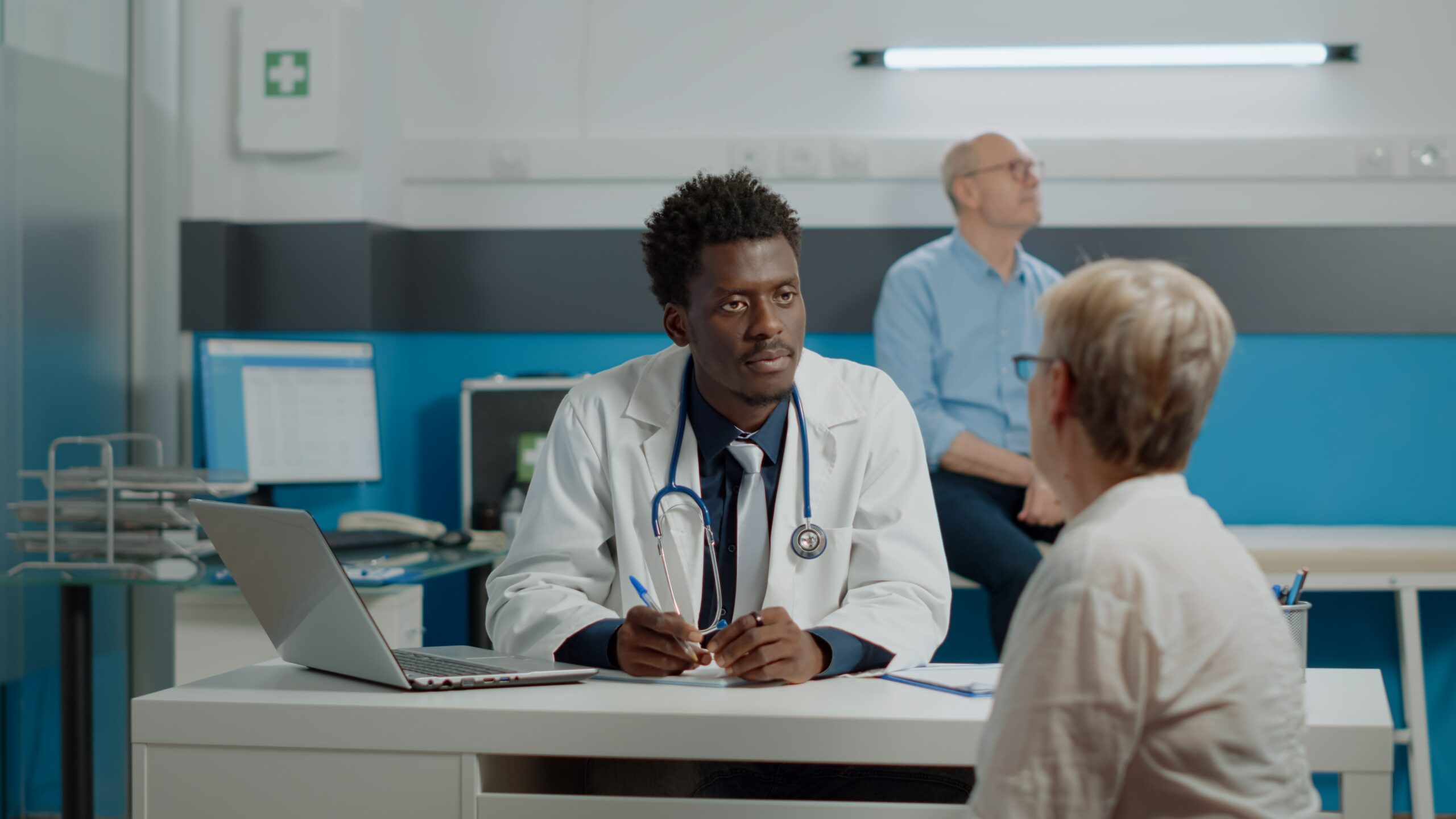Kaiser vs. Blue Cross: A Side-by-Side Comparison You Can Trust