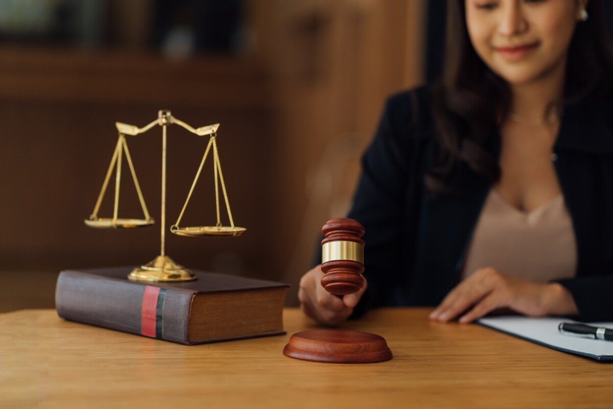 Charities That Help With Legal Fees