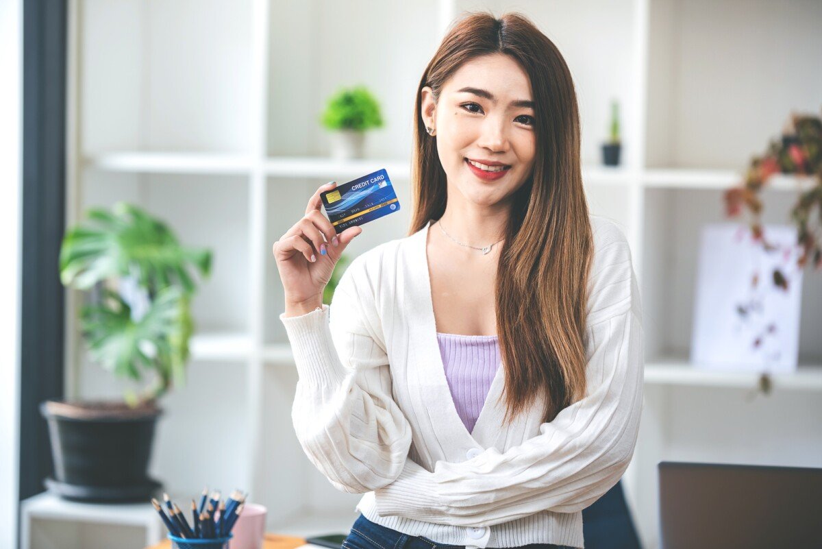 Personal Loan vs. Credit Card for Debt Consolidation