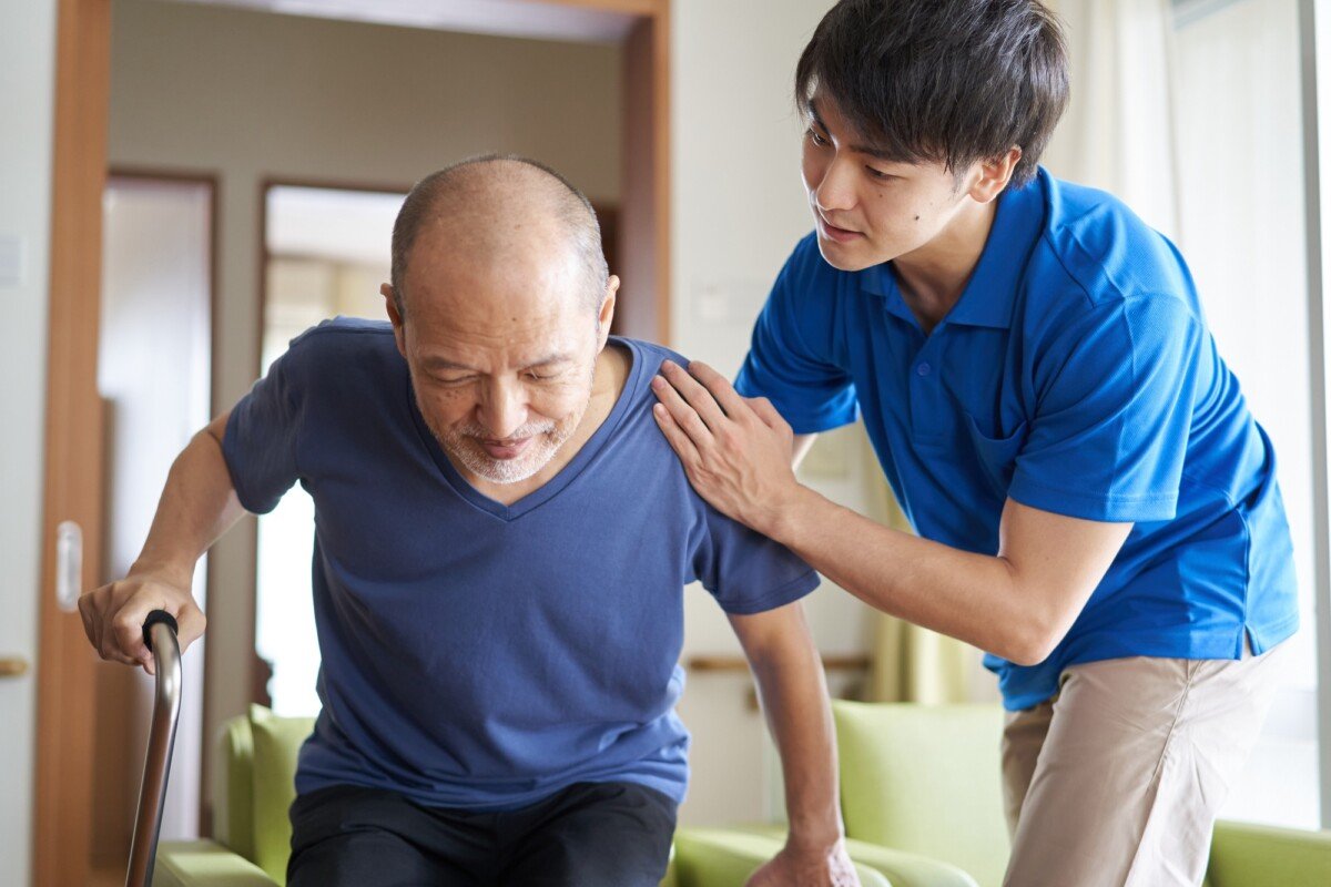 who qualifies as a caregiver under medicare rules