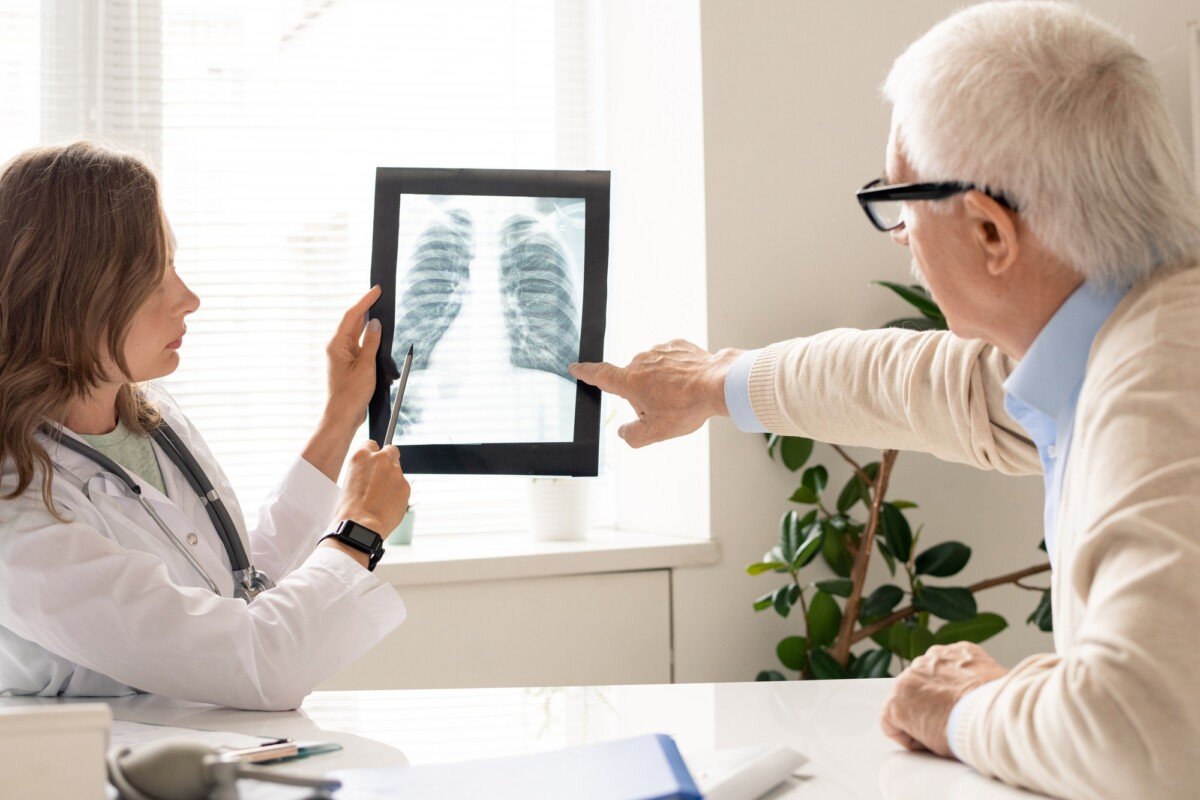 pulmonologist near me that takes medicare