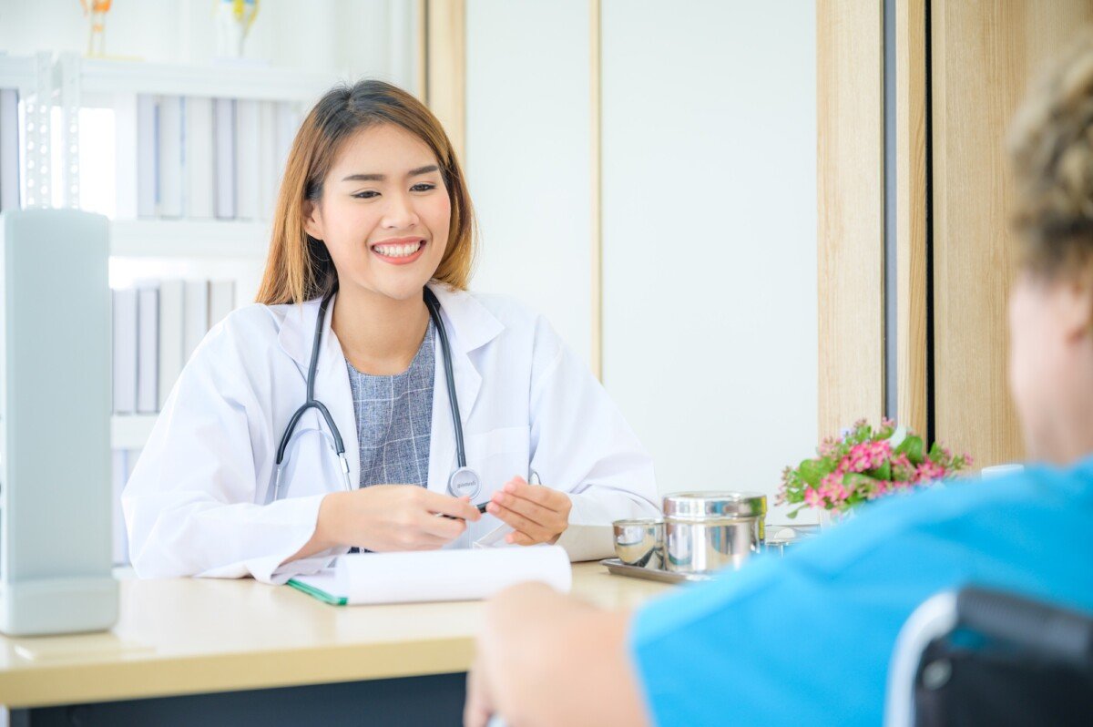 does medicare require a referral to see a specialist