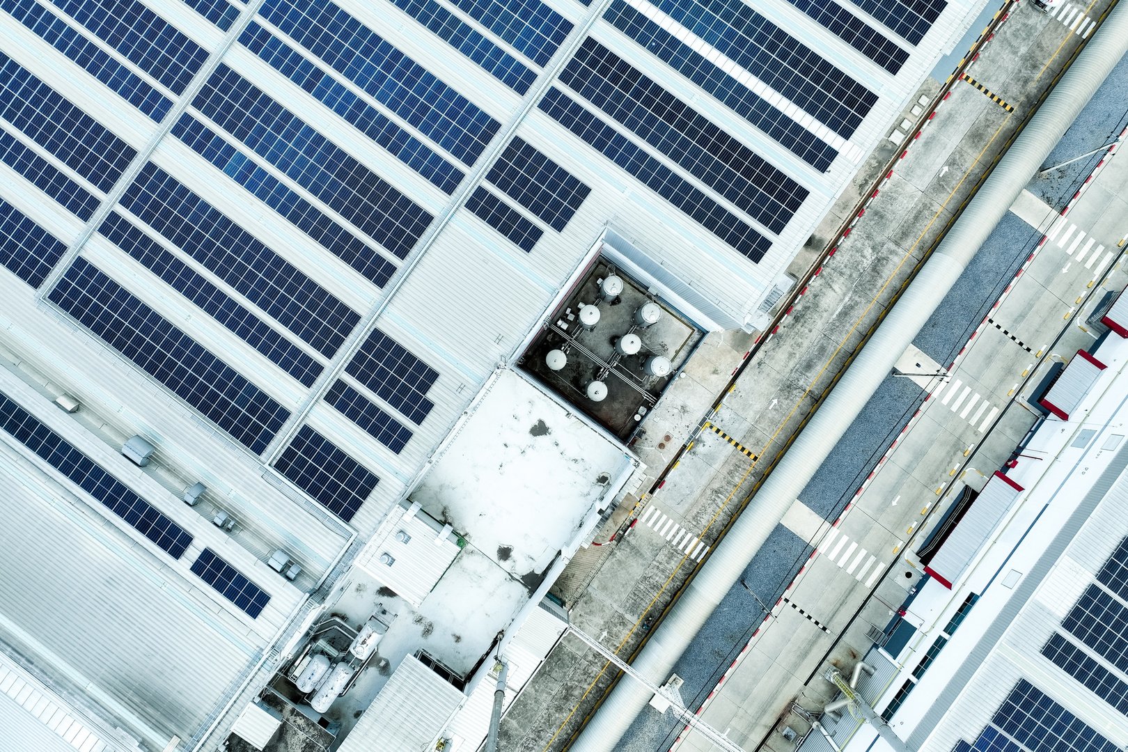 Mounting solar panels on roof of RV