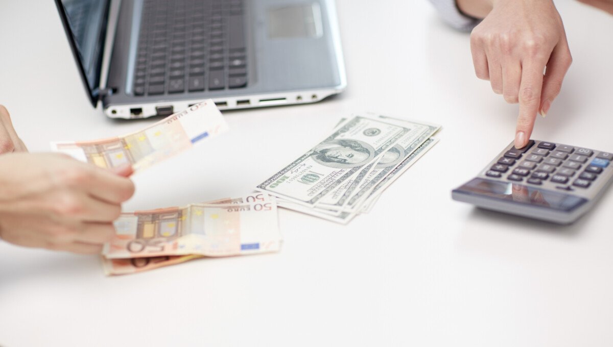 This article explains how payday loans affect your credit score (and how to fix it)