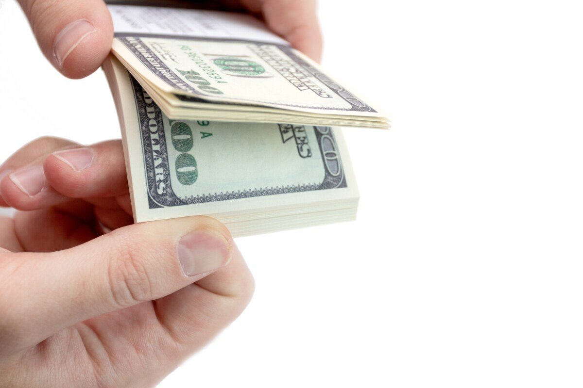 This article outlines the requirements to qualify for a cash advance in the U.S., focusing on age, income verification,…