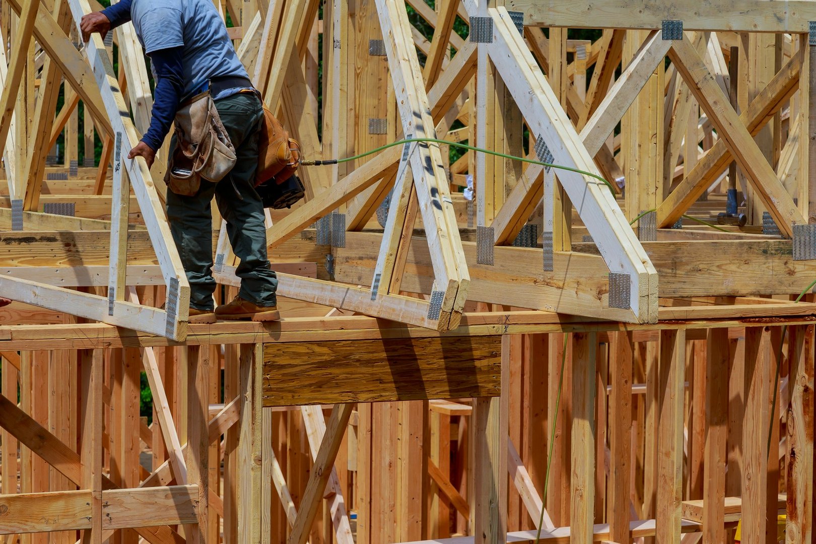 Residential roofing contractors in West Virginia