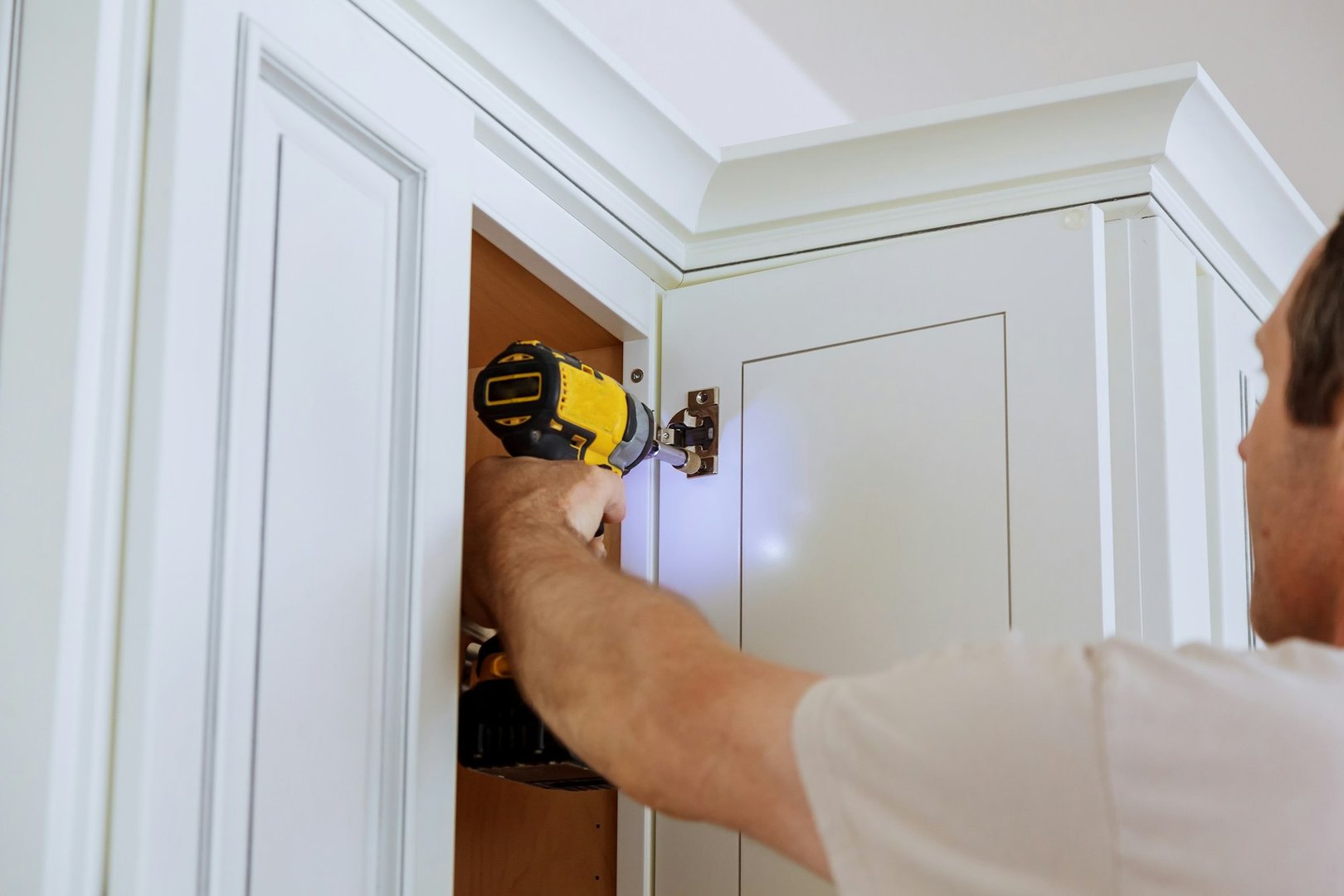reverse bevel cabinet hinge