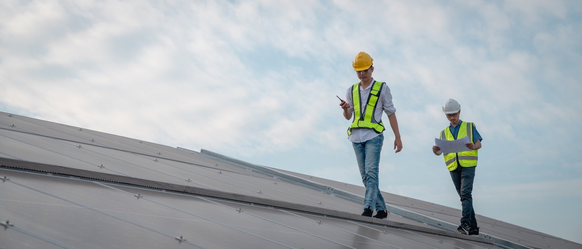 Roof maintenance in Washington