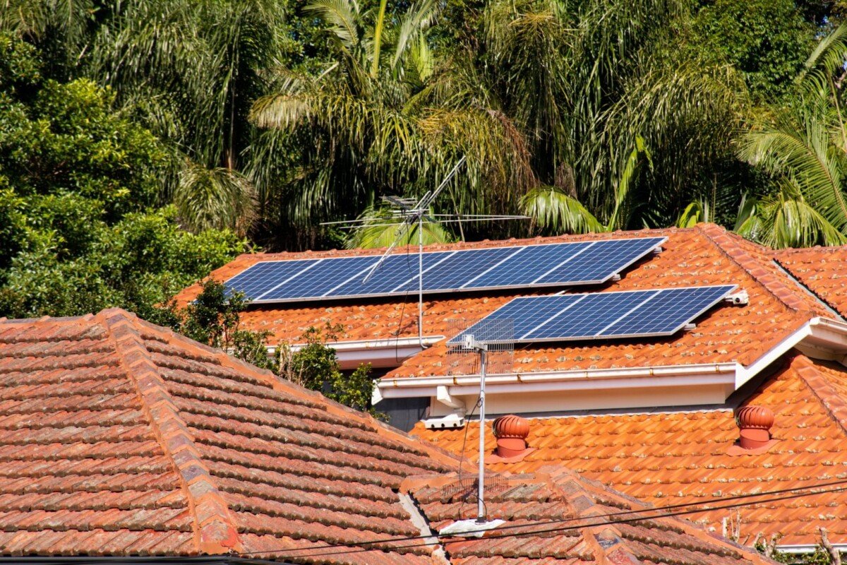 Modern Solar Panel Roof Tiles
