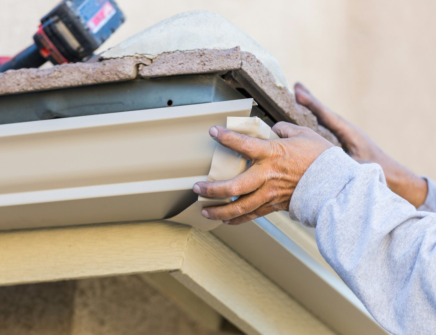 roofing gutter installation