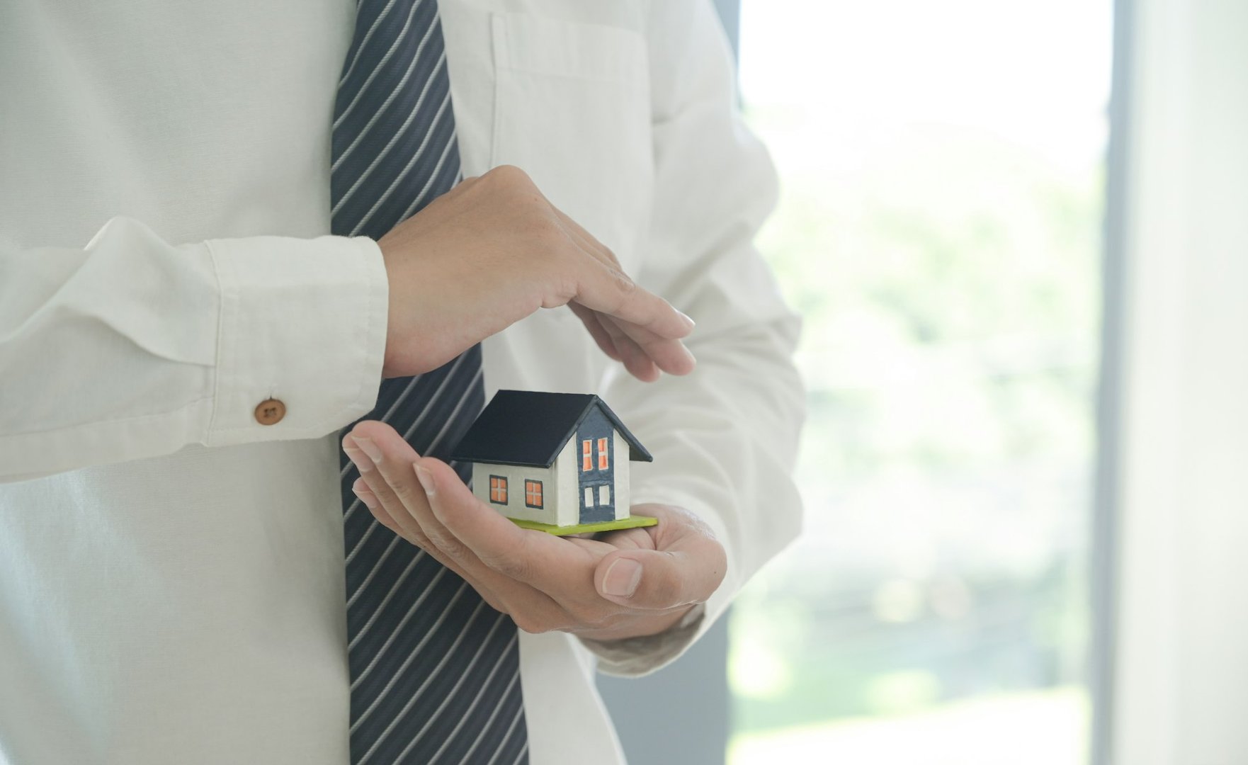 Navigating Roofing Insurance Claims