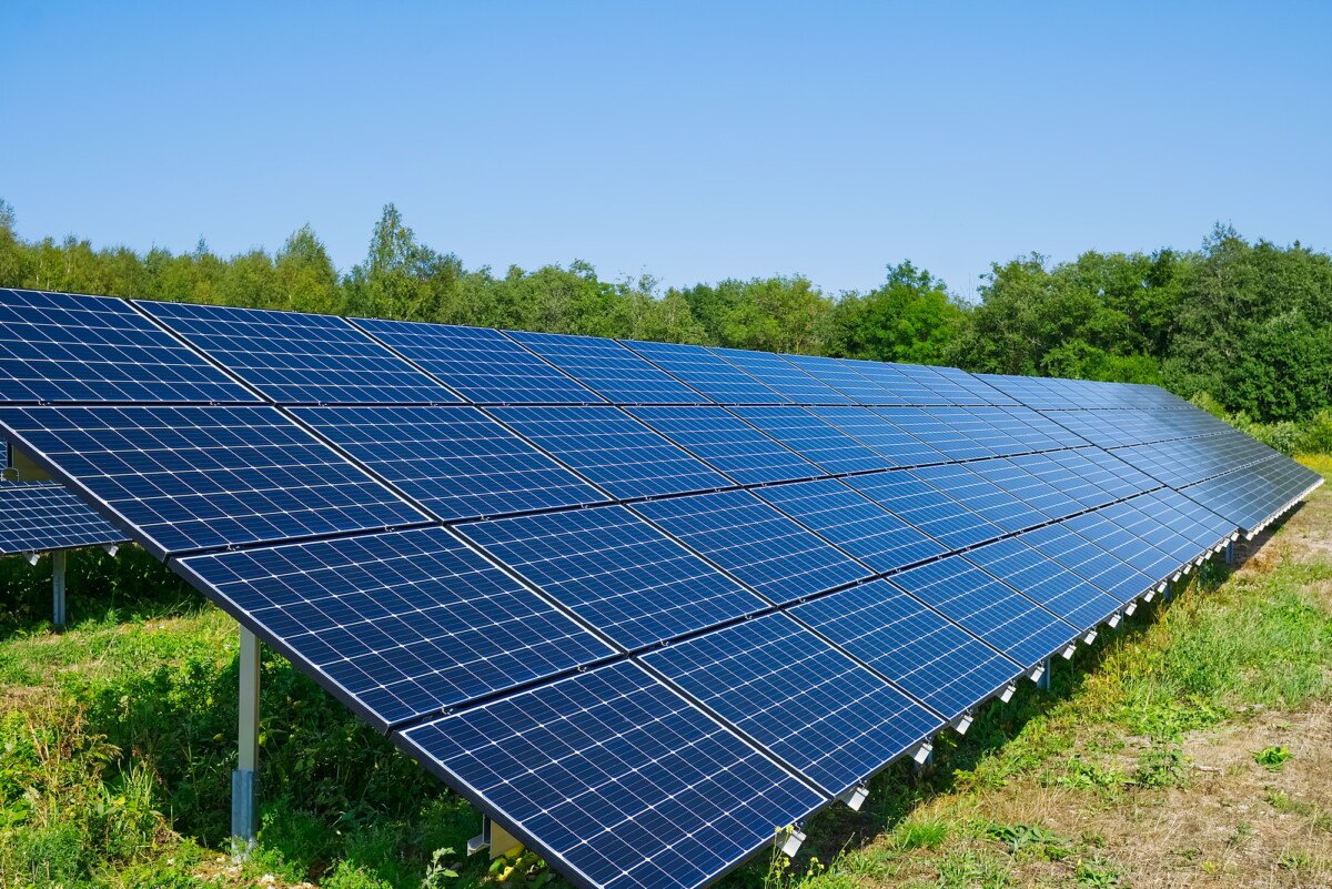Square Feet Solar Panel Per Kwh