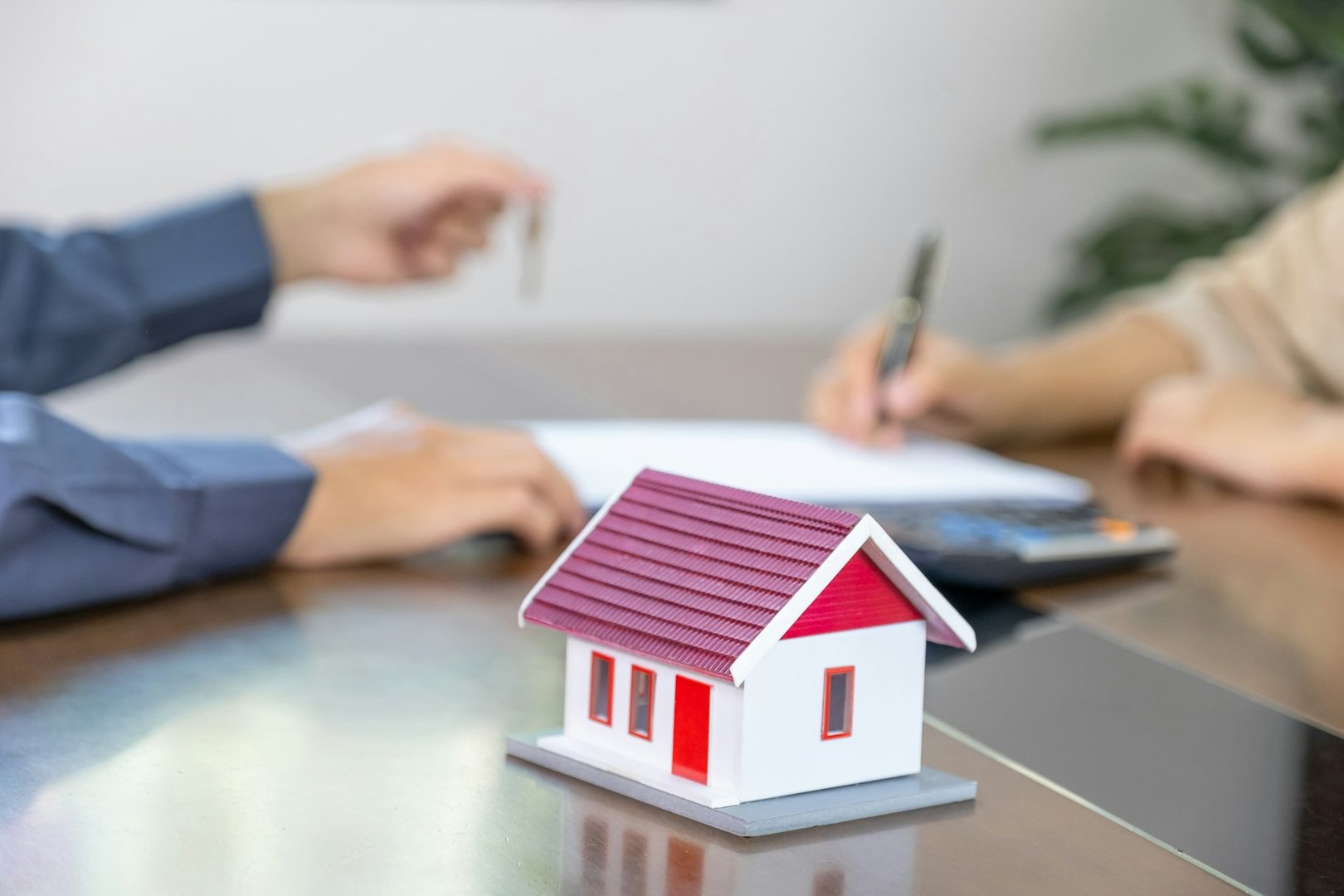 Buying Mortgage Leads Autonomously for Agents
