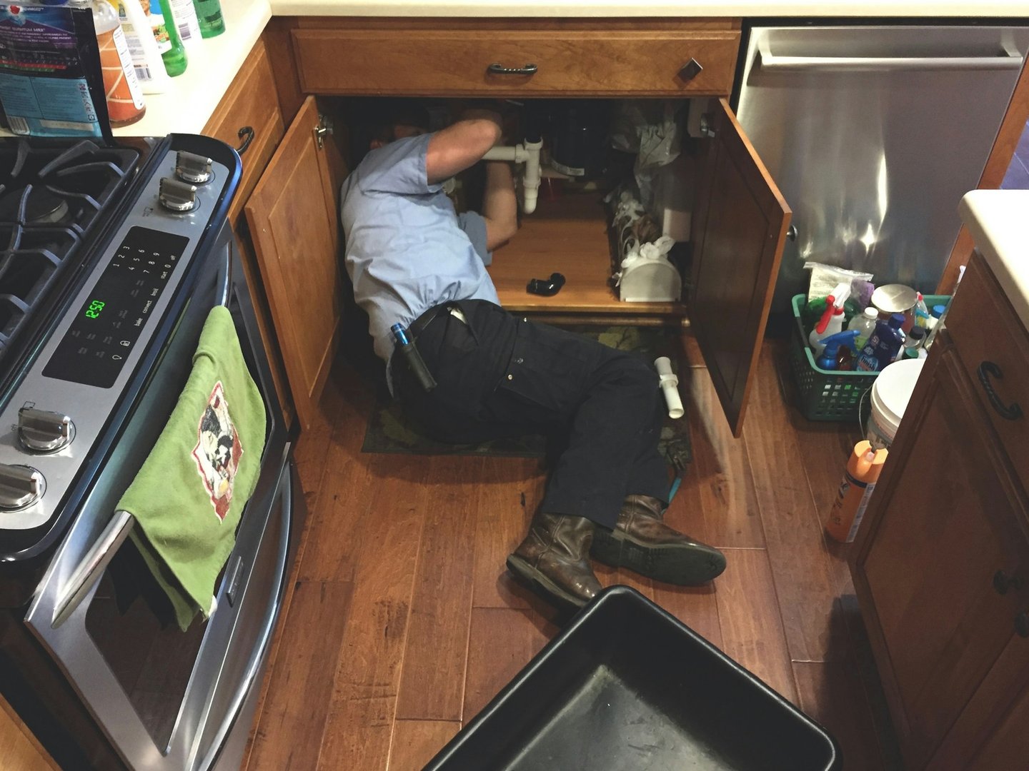 under sink cabinet