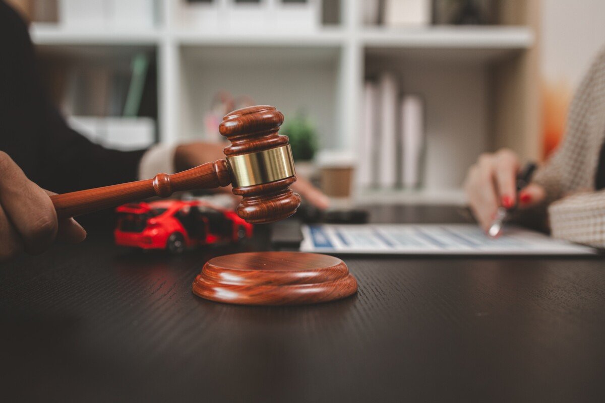 Vehicle Wreck Lawyer